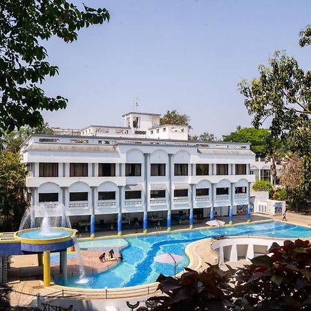 U Rivergate Karjat Exteriér fotografie