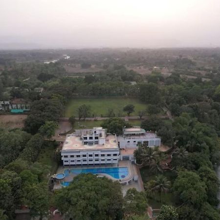 U Rivergate Karjat Exteriér fotografie