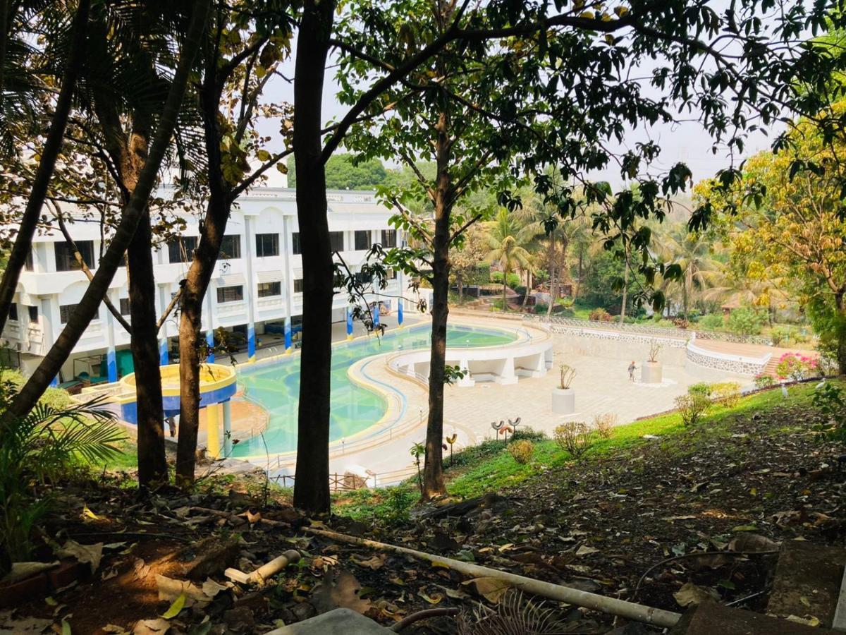 U Rivergate Karjat Exteriér fotografie