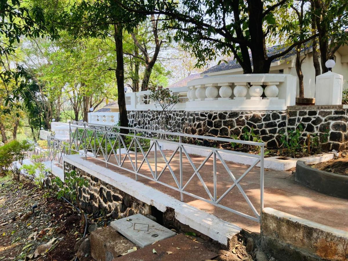 U Rivergate Karjat Exteriér fotografie