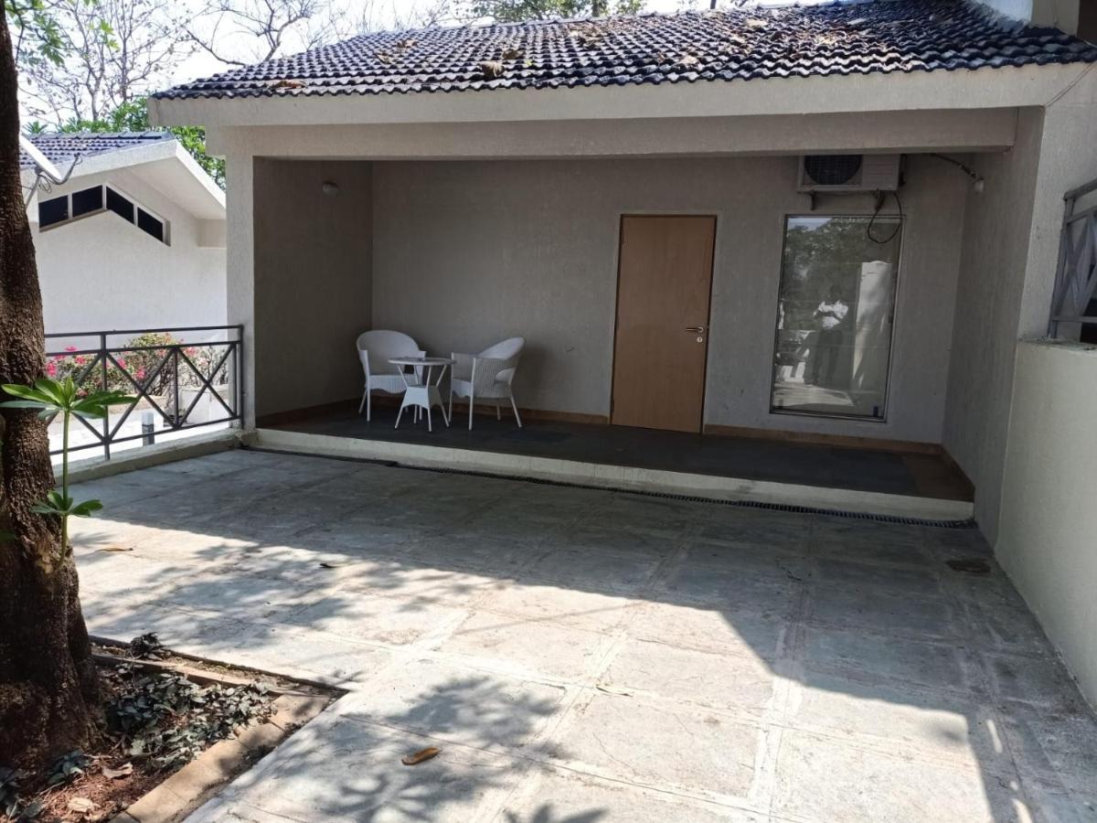 U Rivergate Karjat Exteriér fotografie
