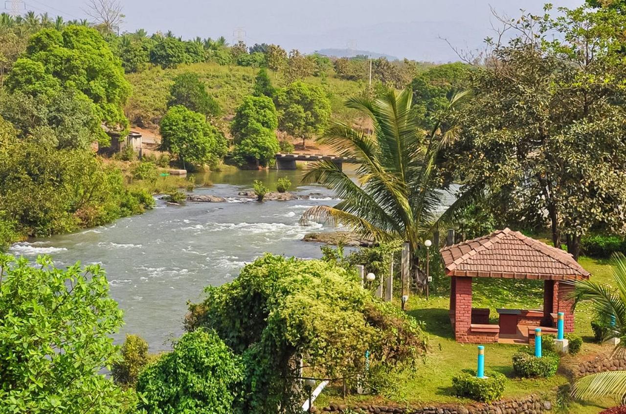 U Rivergate Karjat Exteriér fotografie
